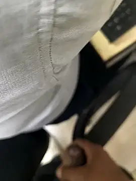 Touching my cock on colleague while helping him on computer - video od modelky/modela Outdoor_backup