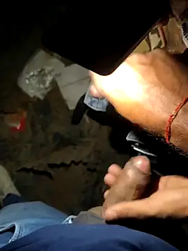 Stranger and me making eachother cum in public - vidéo du modèle de showcams Outdoor_backup