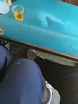 Giving hand job to auto driver and make him cum and he jerking me - video di Outdoor_backup modella di cam