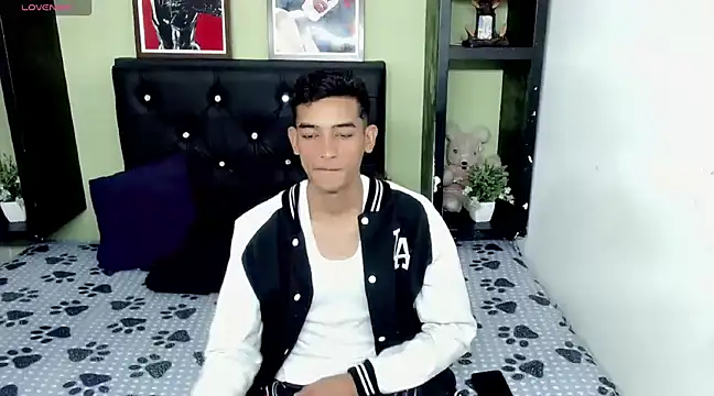 [8 Apr 15:54] Private Show - video by x_oliver_x cam model