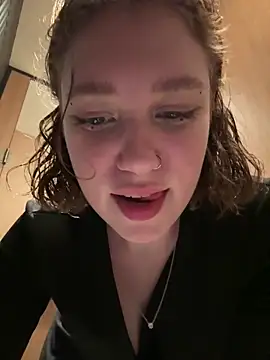 💦WET games in PUBLIC bathroom💦 - βίντεο μοντέλου lucy-joy