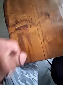 Yemek masasına boşalma