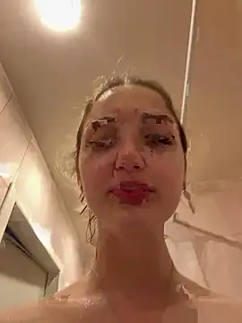 Get out of shower & make myself feel good on bed💦 - video di DollyTall