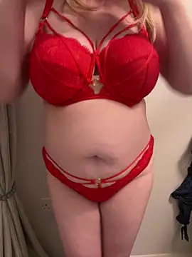Watch me go topless 🍒👅