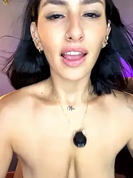 Playing with the dildo - video by SOYNOOA cam model