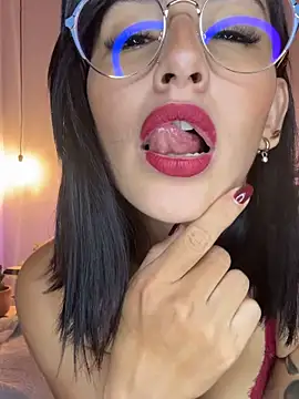 Shower show blowjob on the wall