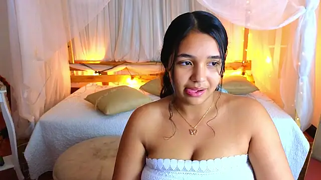 [19 Nov 18:20] Private Show - video by loreaniss cam model