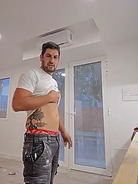 Playing with ass and getting risky at work while people walk past windows－カメラキャストのculosaltonの動画