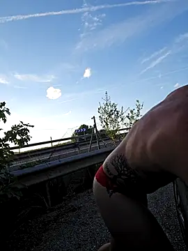 Thong only next to main road shhh.－カメラキャストのculosaltonの動画