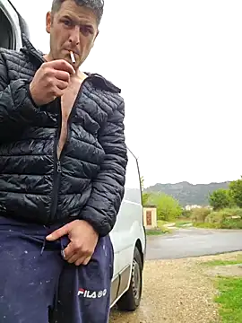 Full naked on street and lots of oil－カメラキャストのculosaltonの動画