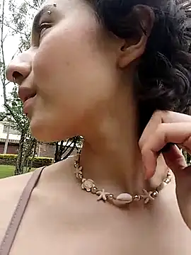 On the street... there are surprises - video by LuaBusch cam model