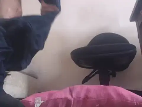 DADDY ASSHOLE SPREADING FOR U BITCH - Video von snackontime18 Cam-Model