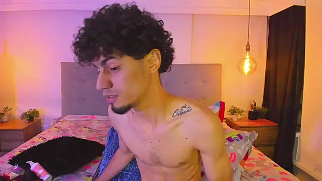 sexy, tied up and rock hard🥵🤤