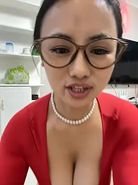 红色外衣.巨乳.珍珠内裤.自慰50分钟Red coat. Big breasts. Pearl panties. Masturbation50minute - clip cu tangbao_521 model videochat