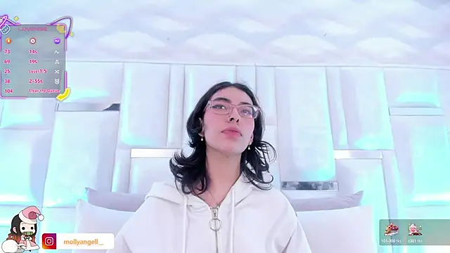 Rub and open pussy close up - video by Im_Molly_Angel cam model