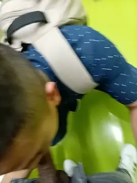 A man sucked my cock as a bitch – video modela na kameri steffaa
