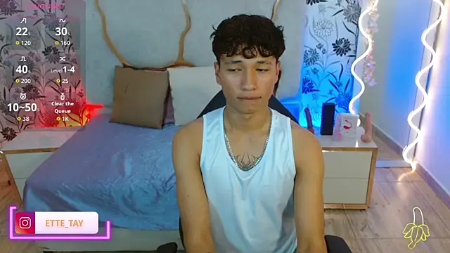 SHOW DANCE WITH HAPPY ENDING - vidéo du modèle de showcams Ette_tay