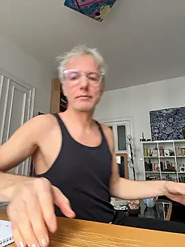 [12 Jan 12:50] Private Strip Show - video by SexyLeon8 cam model