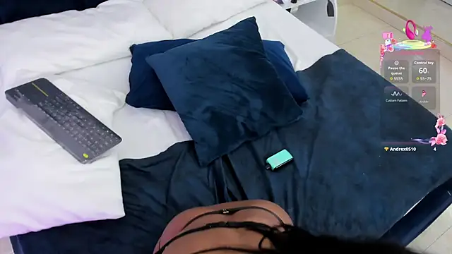 my brown body❤️ - video di Becca_Grims modella di cam