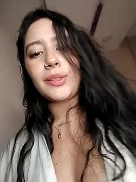 Shower play: transparent, naked and mounted 💦😈🥵🍑🤤 - video by aisha_duque cam model