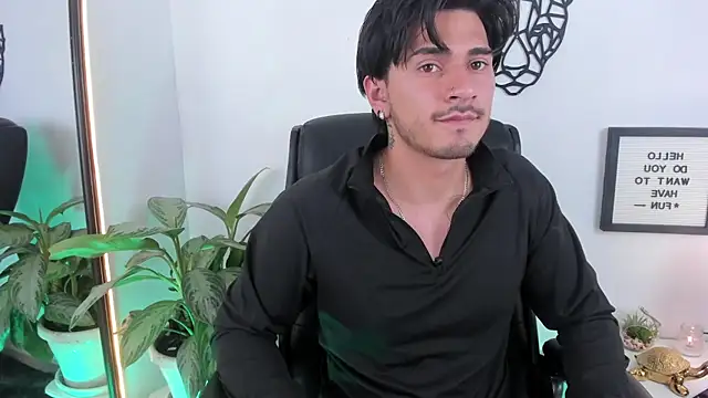 hole - video by Elian_savoy cam model