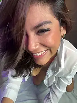 FUCK PUSSY AND BIG SQUIRT - vidéo du modèle de showcams OneInAMillionXXX