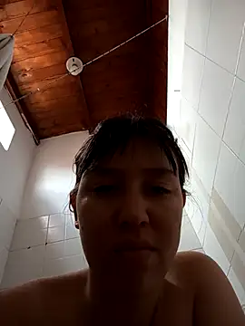 ] Public Show show en el baño Show in the bathroom – video af Las_Patronas cam-model