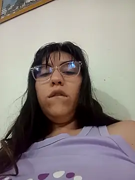 Mostrar pussy y lamer axilas Show pussy and lick armpits – видео вебкам-модели CoralSmit