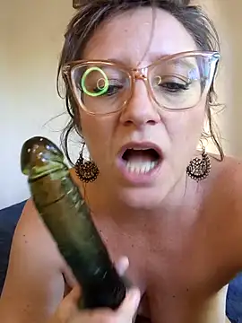 [22 May 15:55] Private Show - βίντεο μοντέλου NaughtyInGlasses