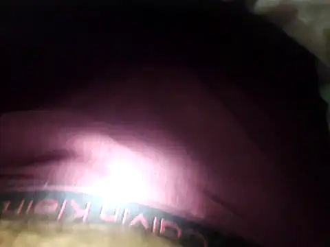 Bajo las sabanas - video van SexFem cam-model