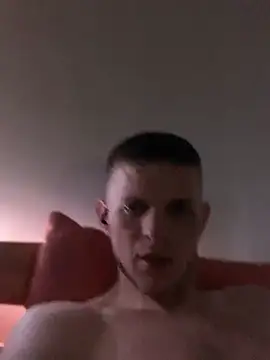 [9 Mar 20:30] Public Show - clip cu VelvetKingg model videochat