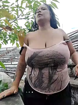 Completely naked walking up the stairs 😜🫢 the neighbors see me - video by You-sexy-starr cam model