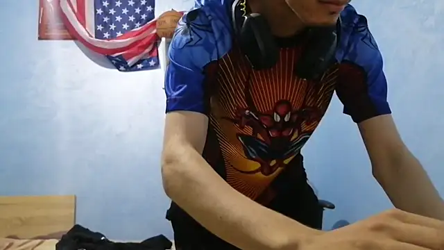 undressing shyness - vidéo du modèle de showcams Dark_DesireX