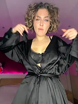 Passionate housewife 😈 - video by KellyKeler cam model