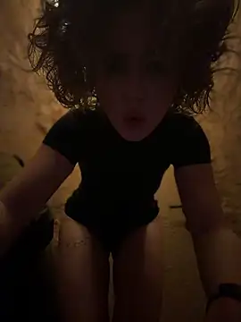 Public toilet - video by KellyKeler cam model