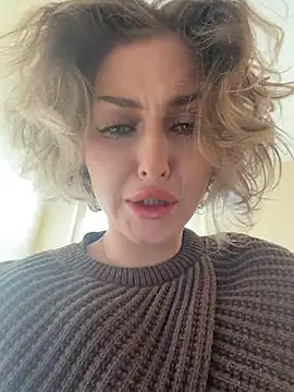 sex in the entrance OMG!I hope we don't get caught 😈 - KellyKeler adlı kamera modelinin videosu