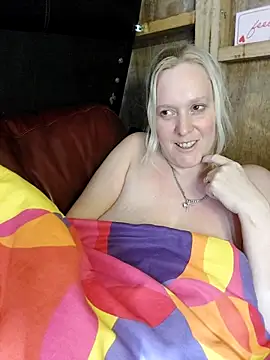 Private Show ass and playing - video by Bouncy-Bella28X cam model