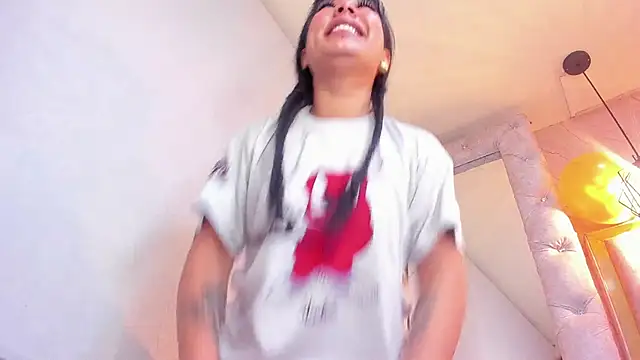 Talking dirty and making you cum are my favorite things. - vidéo du modèle de showcams Soleil_66