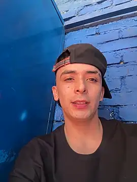 Taking my milk out in a public place😳💦💦🥵－カメラキャストのJacobs0の動画