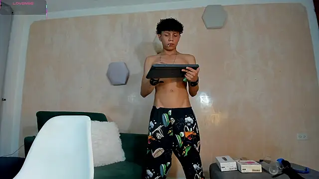 puppy feet and style - video van _taylor_black cam-model