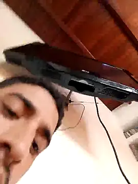 Private Show de mostrar pelos y corrida - video by ikaro21 cam model