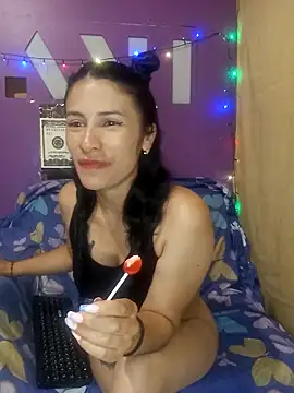 My wet pussy for you - video laurahotdirty kameramallilta