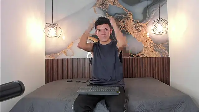 fingering  my asshole - vidéo du modèle de showcams AndyFame1