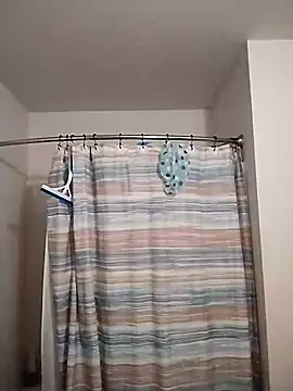 [17 Aug 04:54] Public Show - video by anonymity_awaits@xh cam model