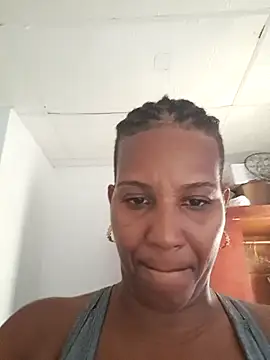 28 Jul Private Show - video by VikysDavis cam model