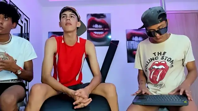 SEX IN THE SHOWER 💦🥵🔥 - video av TWINKS_FRIENDS cam model