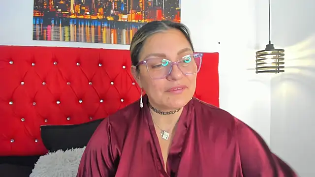 play with pussy - відео від вебкаммоделі carolinacrus01