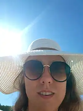 Everyone could see me!!! 👀 Remember streaming from the beach? 🏖 (Spy show) - video by Eveline_Beauty_Kitty cam model