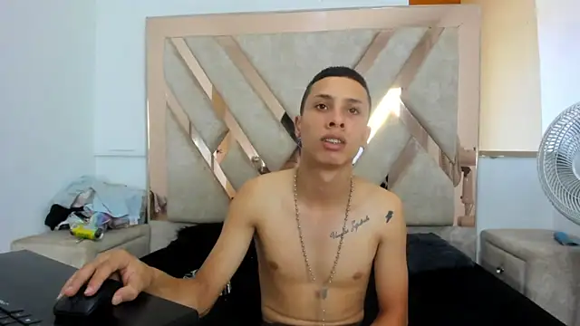 fuck doggy 💦 - video by CattyANDnicky cam model