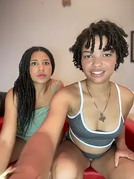 LESBIAN PUSSY LICK +KISSING NAKED GG SHOW - video by ChloeRaviss cam model